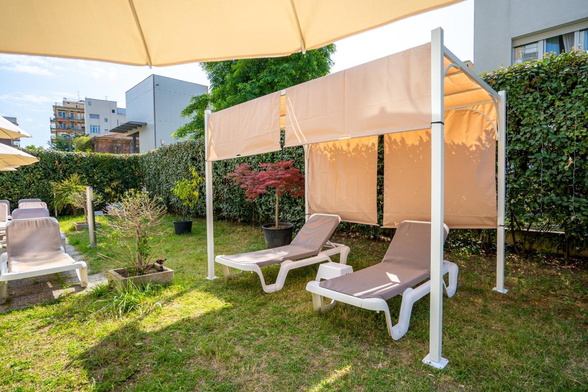 Lotus Hotel All Inclusive & Spiaggia Rimini Bagian luar foto