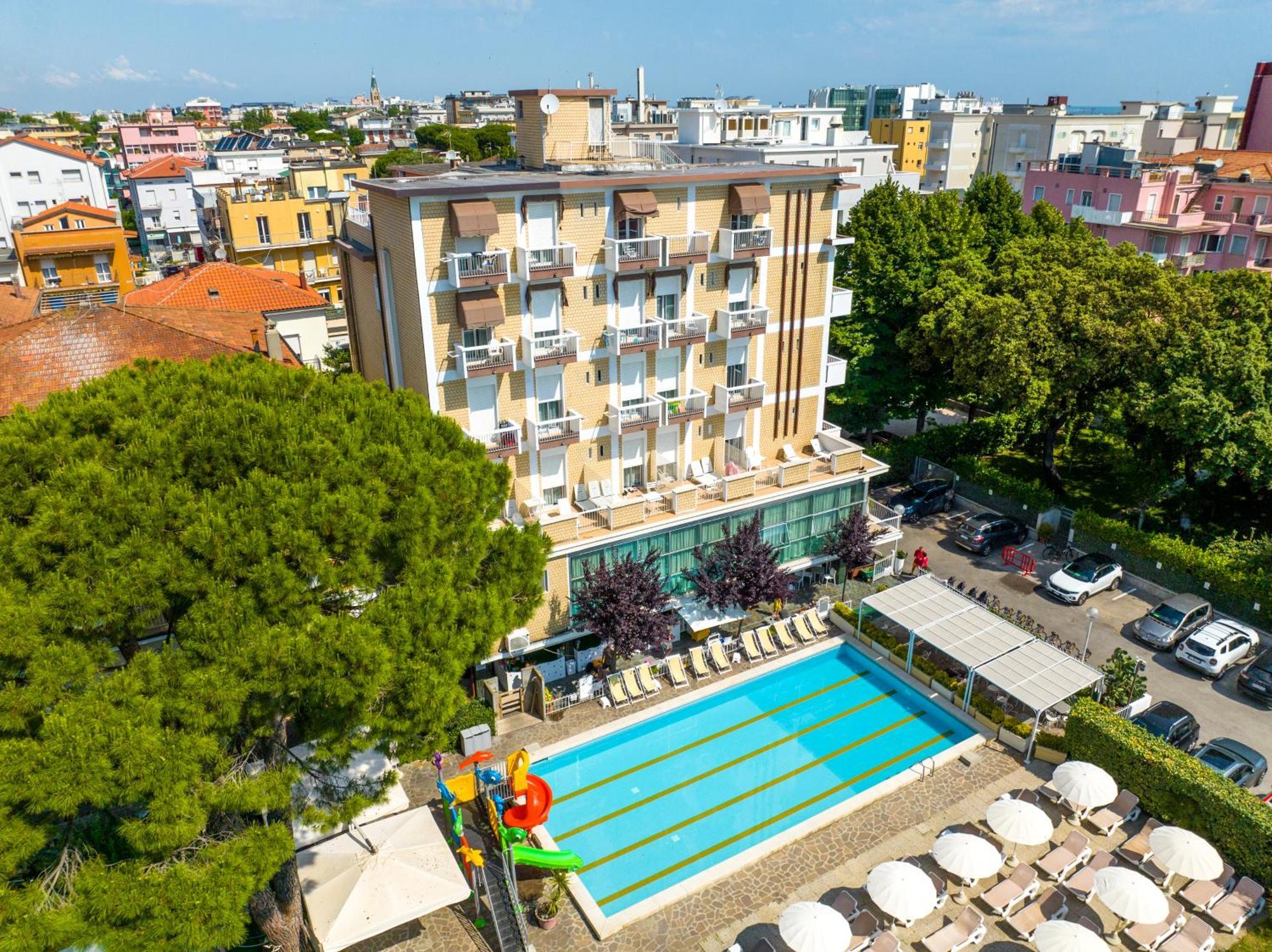 Lotus Hotel All Inclusive & Spiaggia Rimini Bagian luar foto