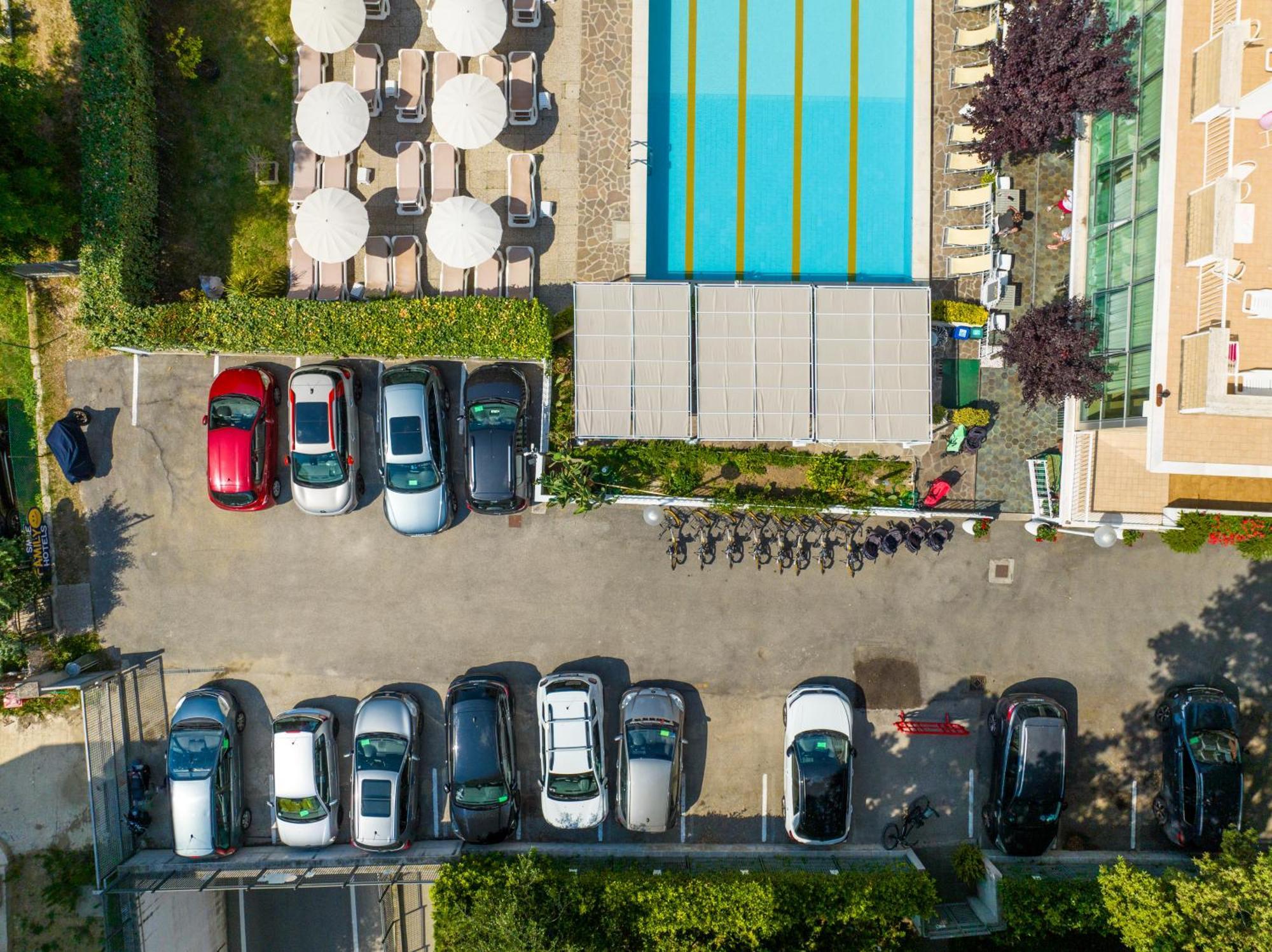 Lotus Hotel All Inclusive & Spiaggia Rimini Bagian luar foto