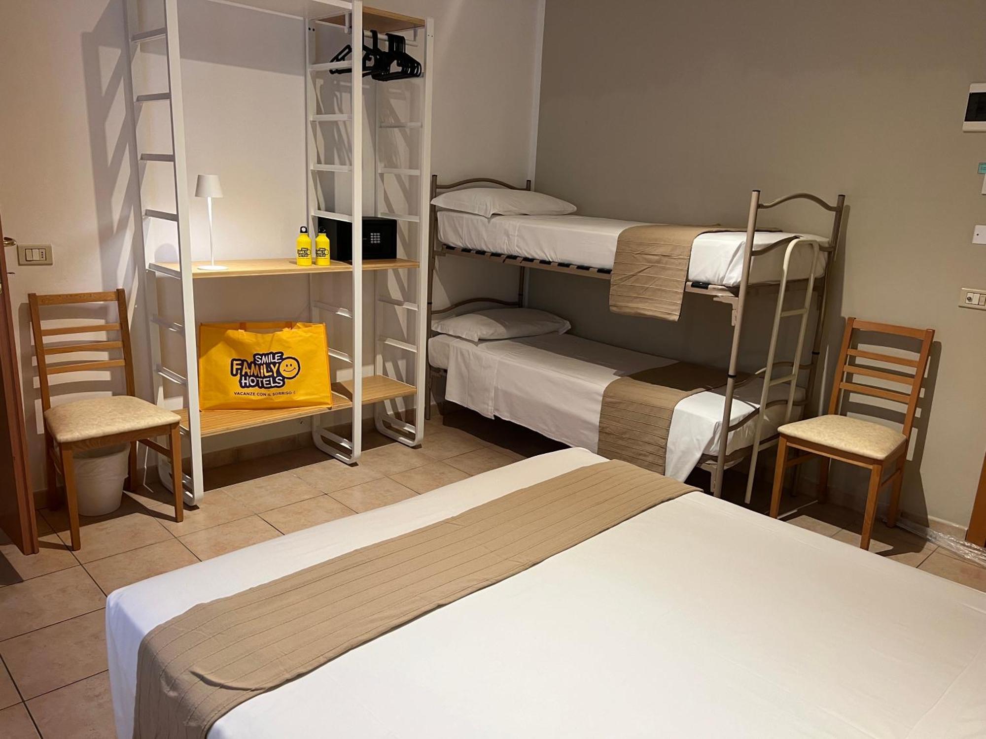Lotus Hotel All Inclusive & Spiaggia Rimini Bagian luar foto