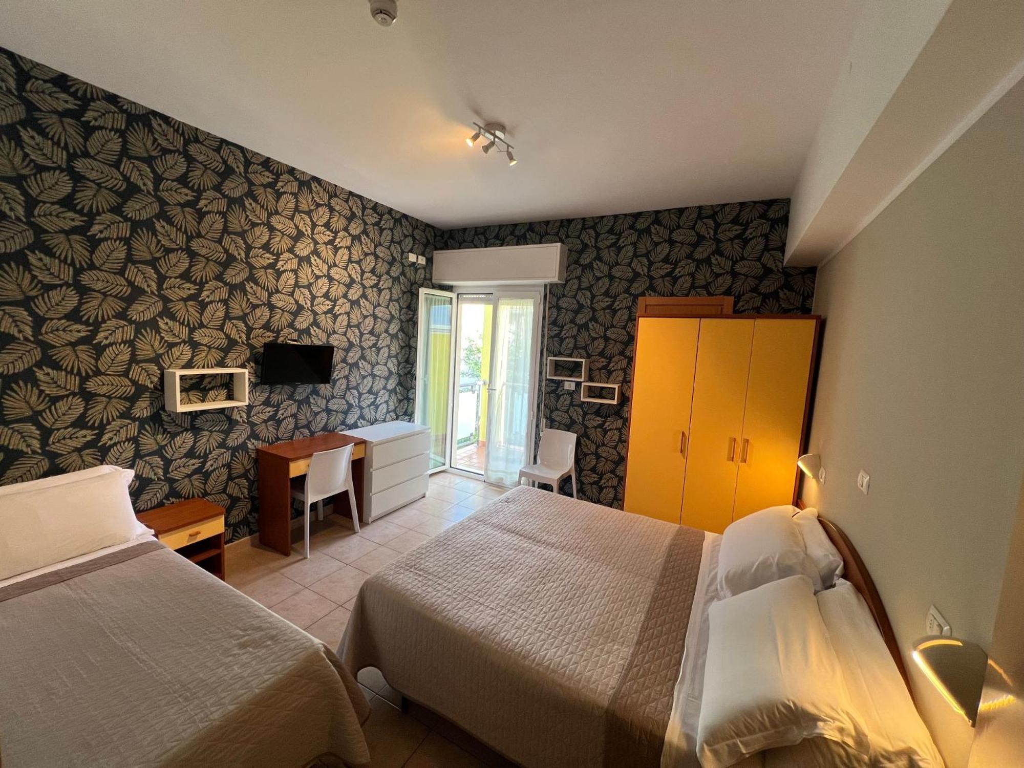 Lotus Hotel All Inclusive & Spiaggia Rimini Bagian luar foto