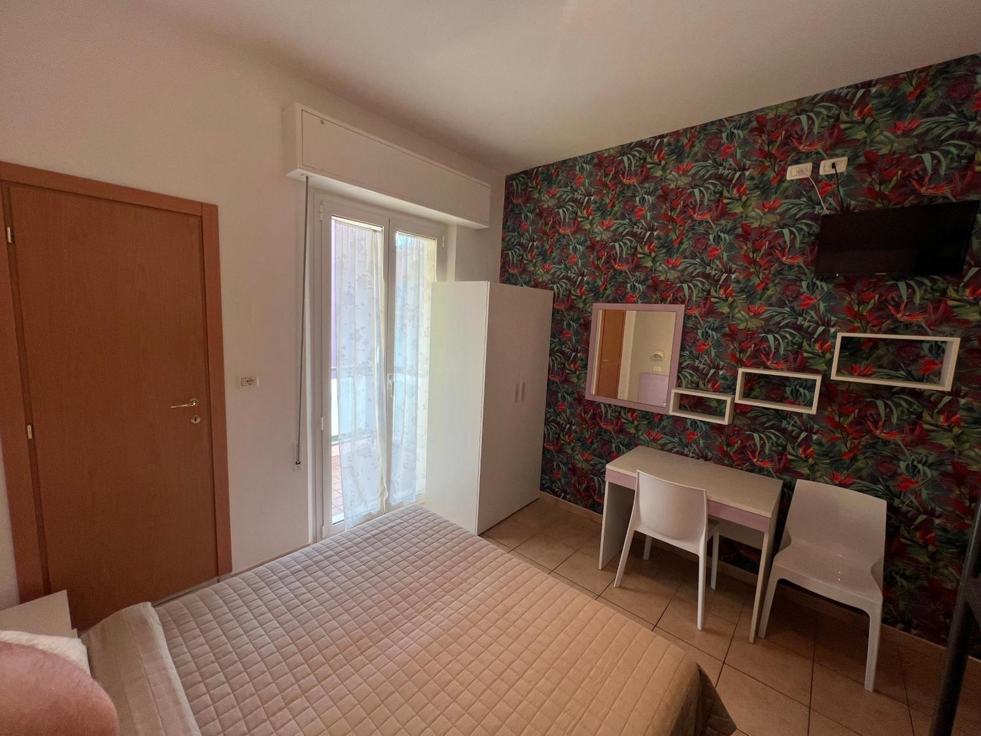 Lotus Hotel All Inclusive & Spiaggia Rimini Bagian luar foto