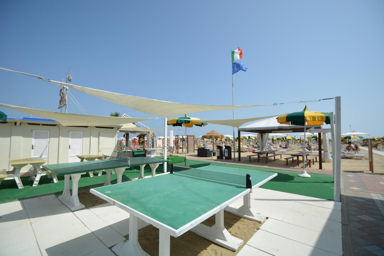 Lotus Hotel All Inclusive & Spiaggia Rimini Bagian luar foto