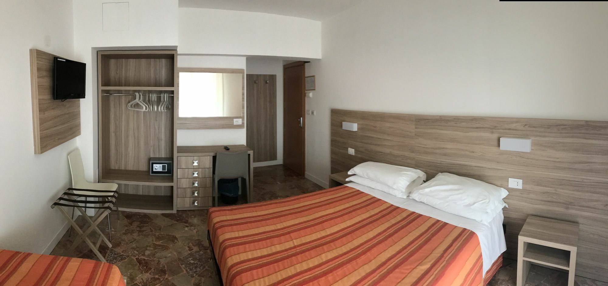 Lotus Hotel All Inclusive & Spiaggia Rimini Bagian luar foto
